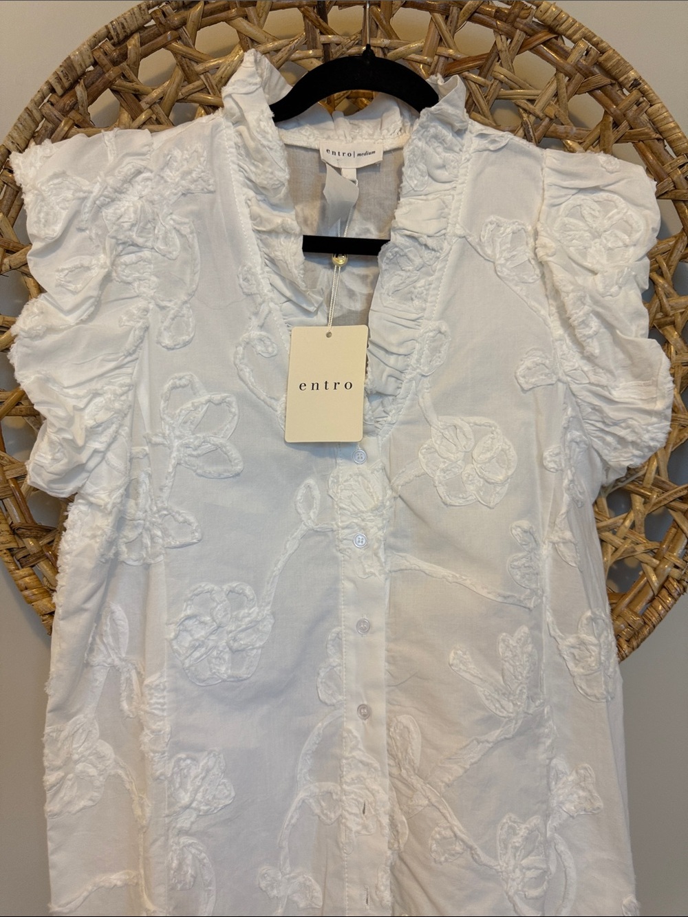 entro White Floral Embroidered Ruffle Sleeve Button-Front Blouse